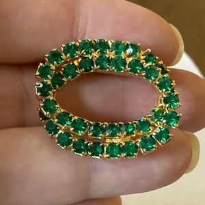 EMERALD GREEN VINTAGE DOUBLE OVAL GOLD BROOCH PIN